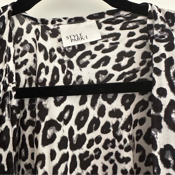 Leopard Print Kimono Robe - Picture 2 of 6